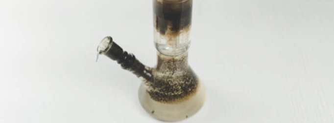 How Often To Clean Glass Bongs & Pipes